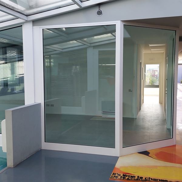 ARCO-Centro Commerciale S.Andrea: affittasi ufficio nuovo, mai utilizzato.