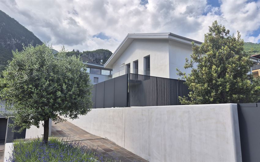 Riva del Garda : Villa singola su 3 livelli con ampio giardino